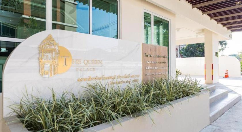 The Queen Palace Bangkok Exterior foto